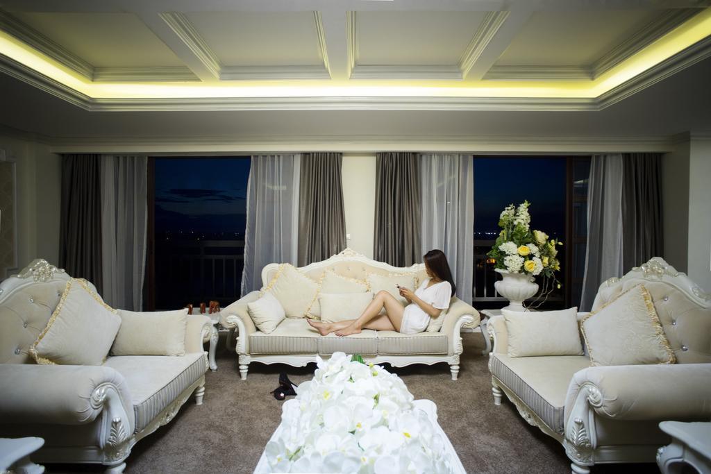Muong Thanh Holiday Hoi An Hotel Rum bild